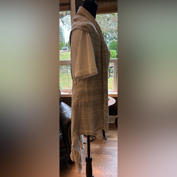 Very Rare Sparrow beautiful sleeveless cardigan - Picture 3 of 6